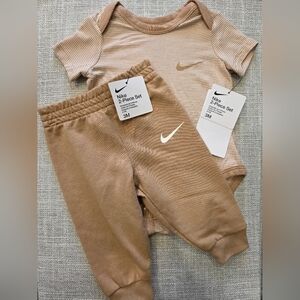 Nike Baby Striped Body Suit And Jogger Outfit Size 3 Months NWT